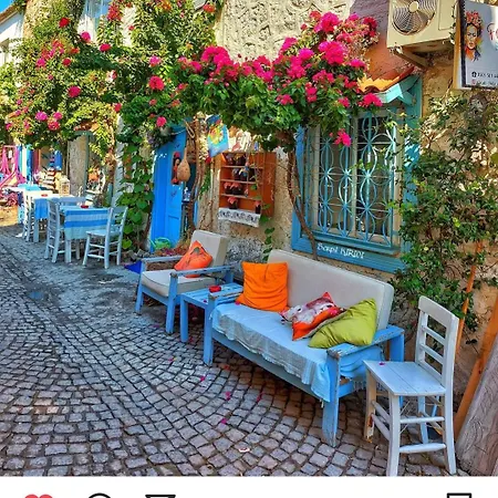 Отель Alacati Frida *